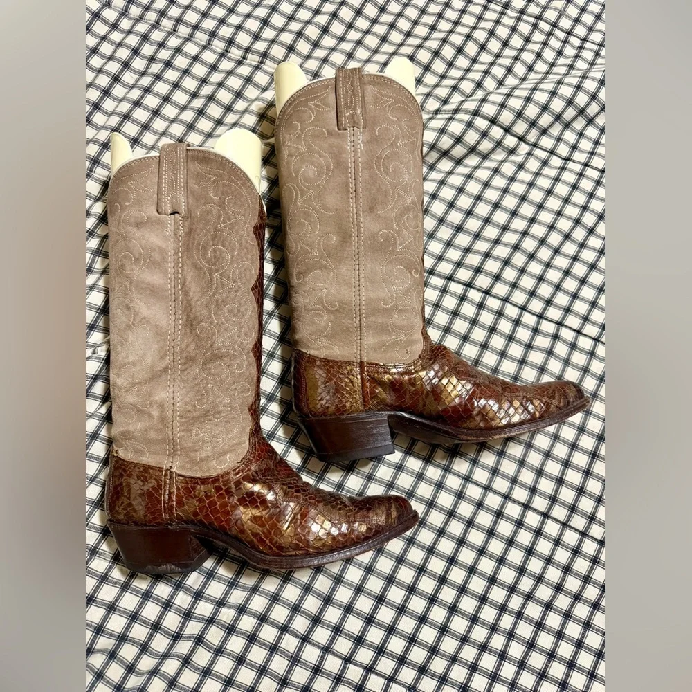 Dan Post western vintage cowboy boots. Size 6. - Picture 2 of 4